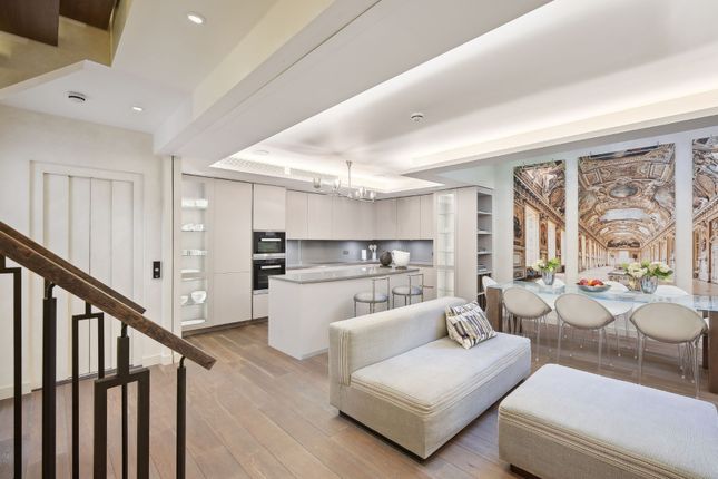 Mews house for sale in Eaton Mews, Belgravia