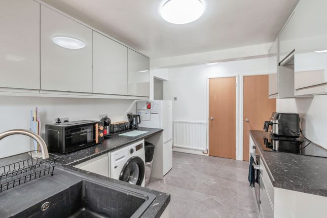 10, Sandown Road, Wickford photo 3