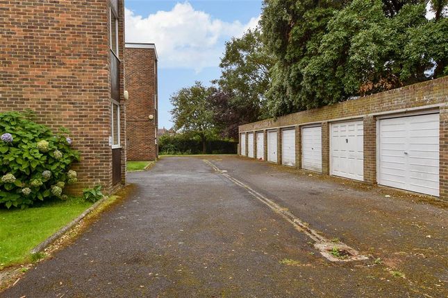 Thumbnail Flat for sale in Brooklyn Avenue, Worthing, West Sussex