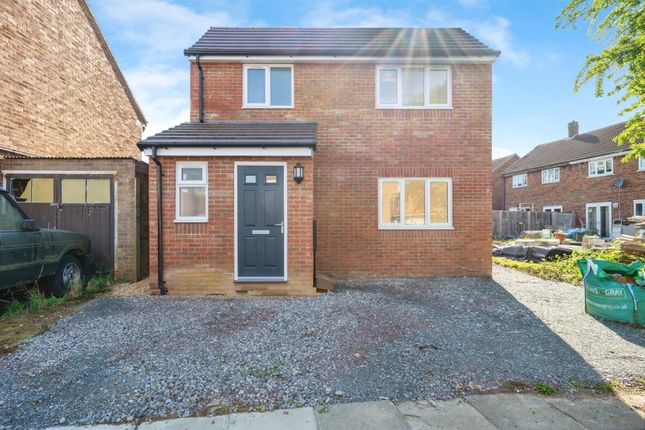 Detached house for sale in Mangrove Road, Luton