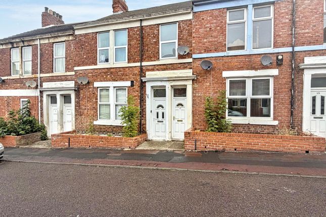 2-bed flat on 11, Raby Street, Gateshead, £60,000
