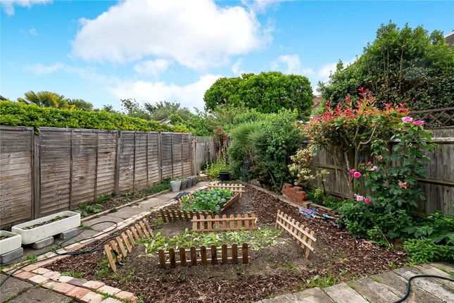 2, Beech Way, Twickenham photo 3