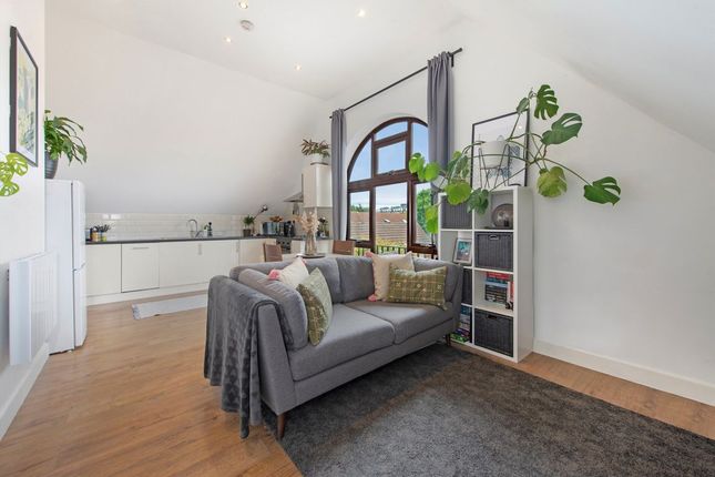 Flat 5, 14, Capstan Way, London photo 4