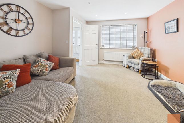 42, Chenoweth Way, Redruth photo 3