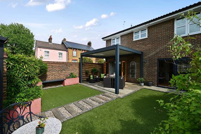 32c, Richmond Road, Surrey photo 3