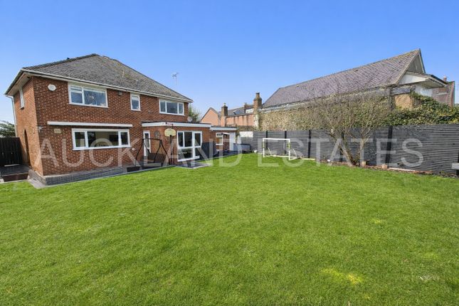69, Blanche Lane, Potters Bar photo 2