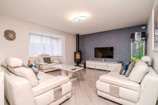 20 Lawton Close, Chorley photo 3