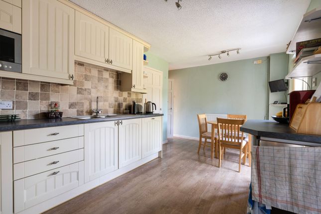 32 Holman Close, Norwich photo 4
