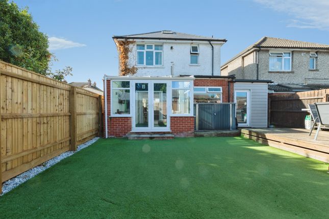 13, Kinsbourne Avenue, Bournemouth photo 2