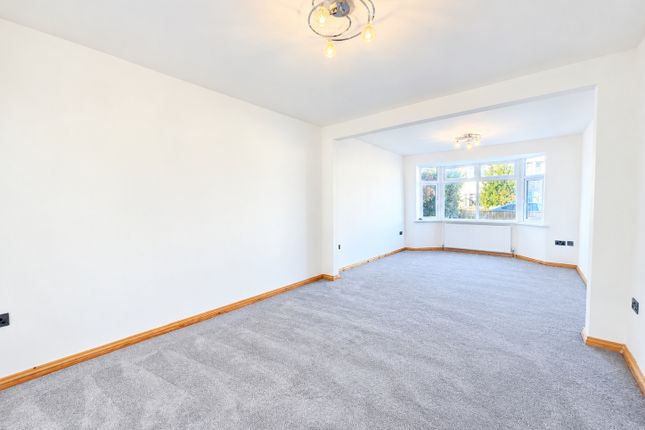 40, Wrens Avenue, Surrey photo 2