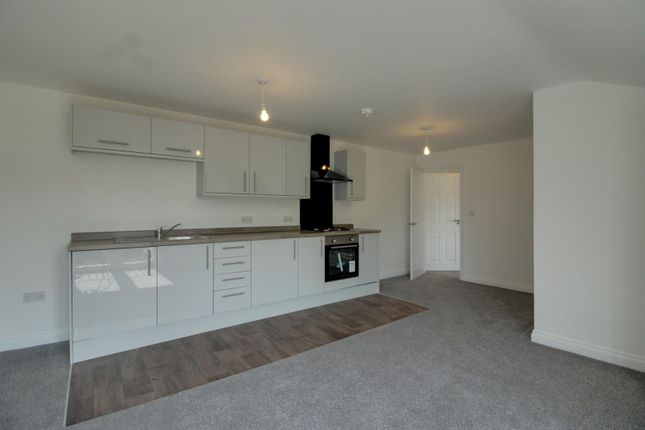 Thumbnail Flat to rent in Hendal Rise, Wakefield