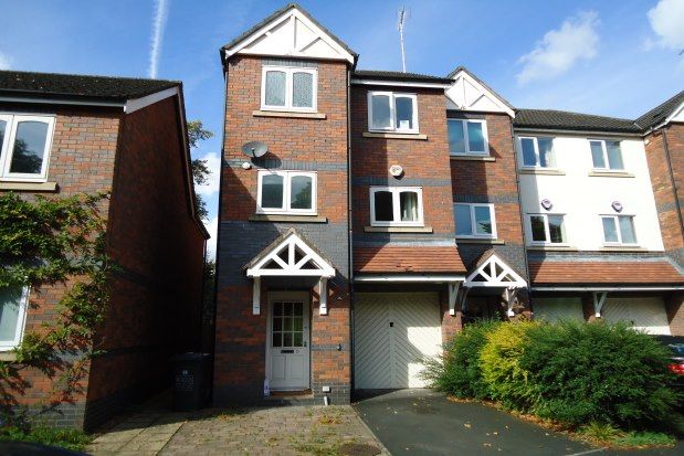 Town house to rent in Evans Close, Manchester