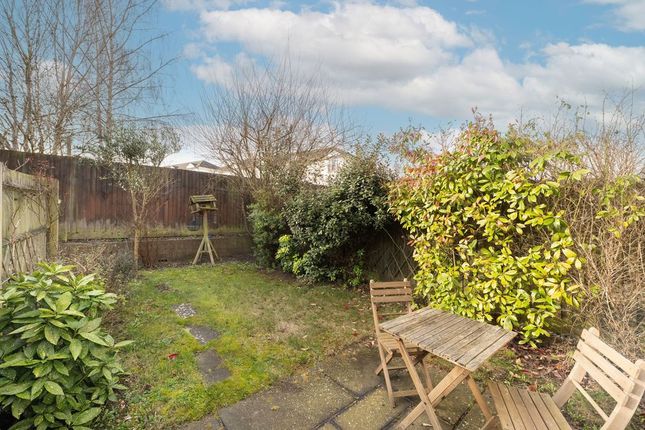 65, Babington Road, Aylesbury photo 4