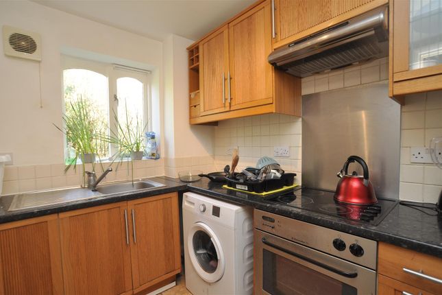 Flat for sale in Wedgewood Road, Hitchin, Hertfordshire