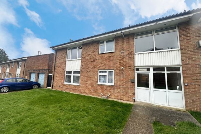 Flat for sale in Simmons Close, Hedge End, Southampton