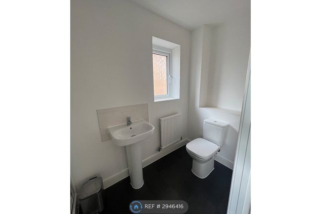 Snowdrop Drive, Emersons Green, Bristol photo 4