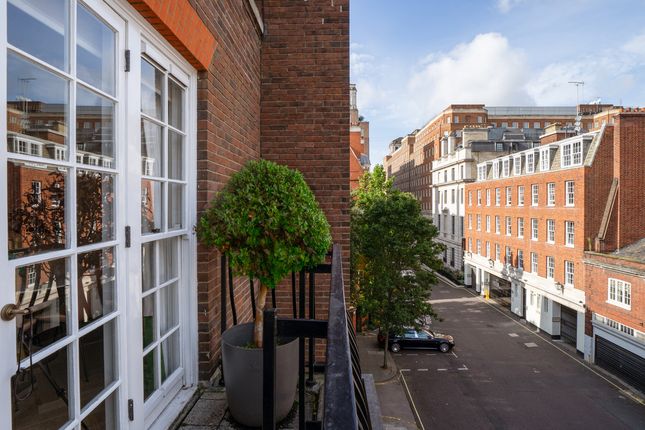 Flat for sale in Reeves Mews, London, 2