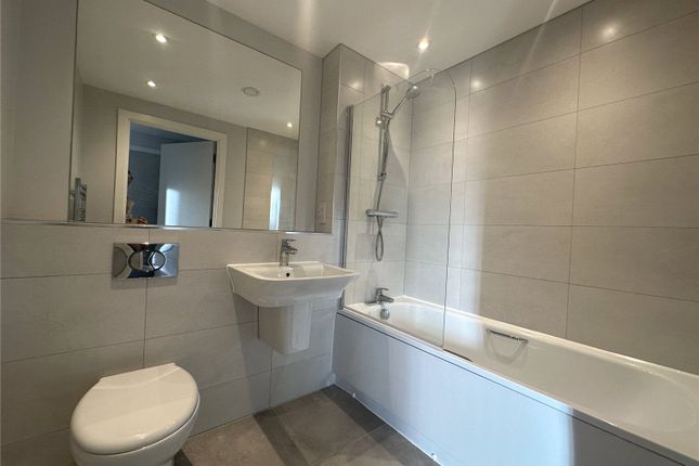 310, Regent Plaza Block B, Salford photo 4