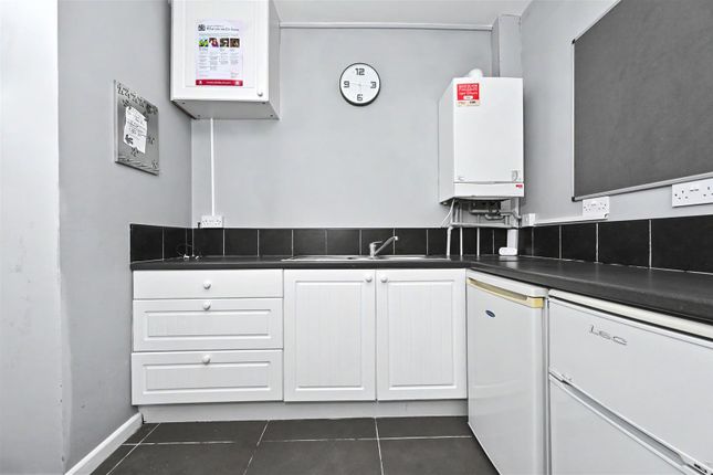 Platinum Property, 422, Sandon Road, Stoke-On-Trent photo 3