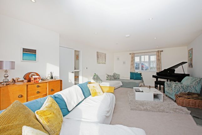 11, Tara Vale, Newquay photo 3