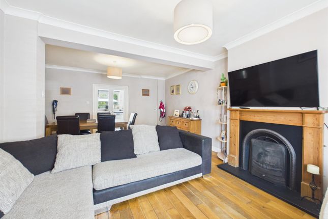 Linden Avenue, Ruislip photo 3