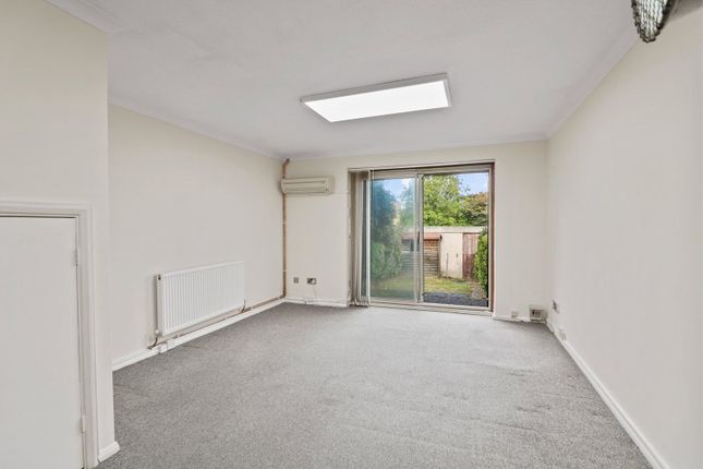 5, Allysum Walk, Billericay photo 4