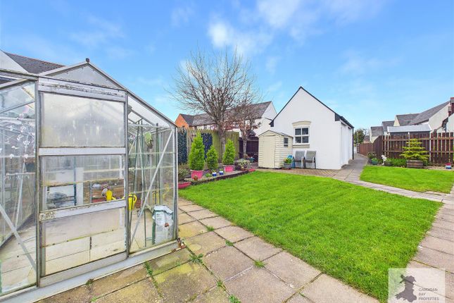 10, Maes Yr Orsaf, Cardigan photo 2