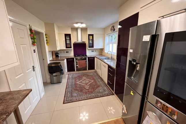 5, Middlethorne Court, Leeds photo 5
