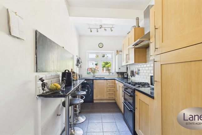 32., Ladbroke Road, ENFIELD photo 4