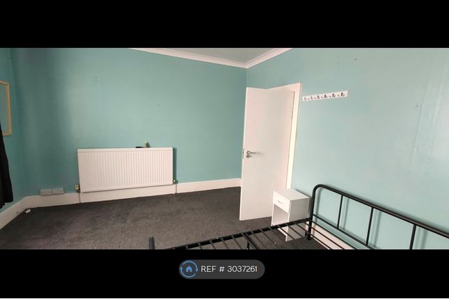 Middle Floor Front Room A, Old Road, Clacton-On-Sea photo 2