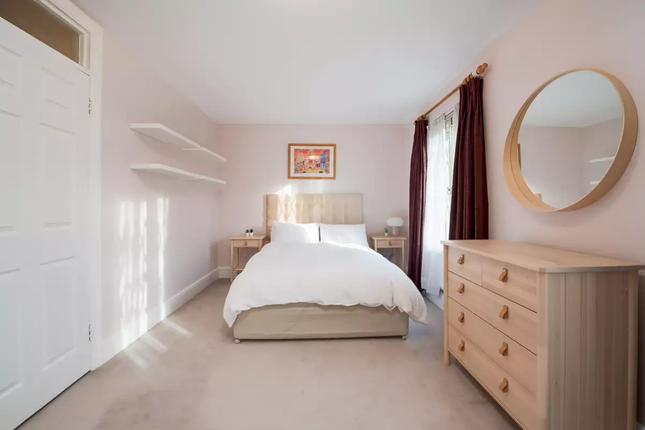 Terraced house to rent in Victoria Rise, South Hampstead, London
