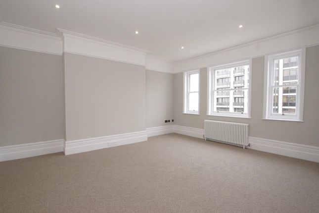 15 Southdown House, 1 Howard Square, Eastbourne photo 4