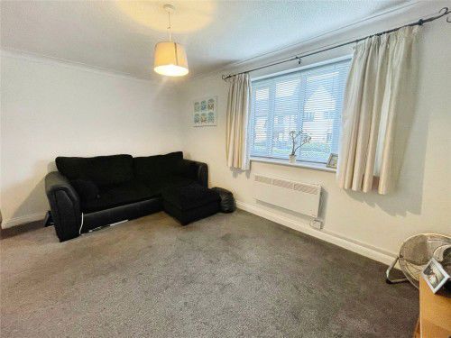 119, Aynsley Gardens, Harlow photo 2