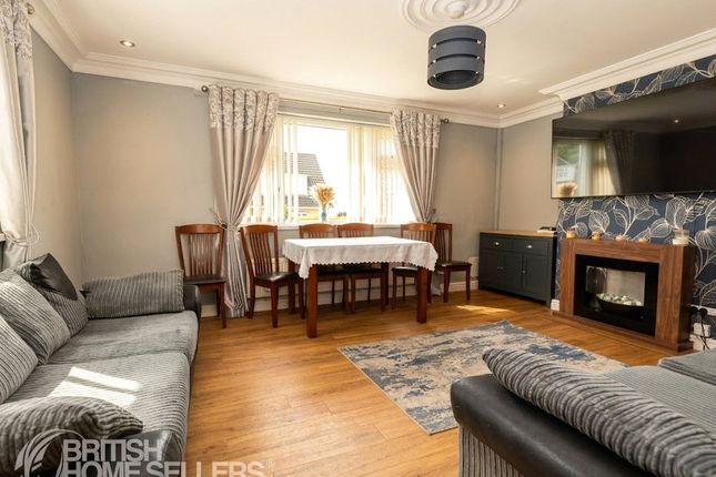 7, Derwent Drive, Rhondda Cynon Taf photo 4