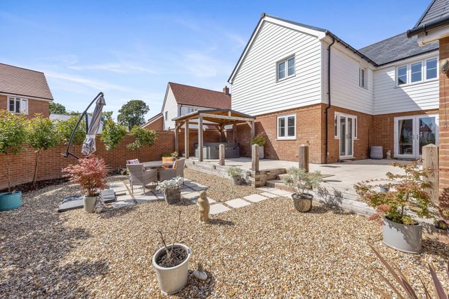 5 Orchid Grove, Hailsham photo 4