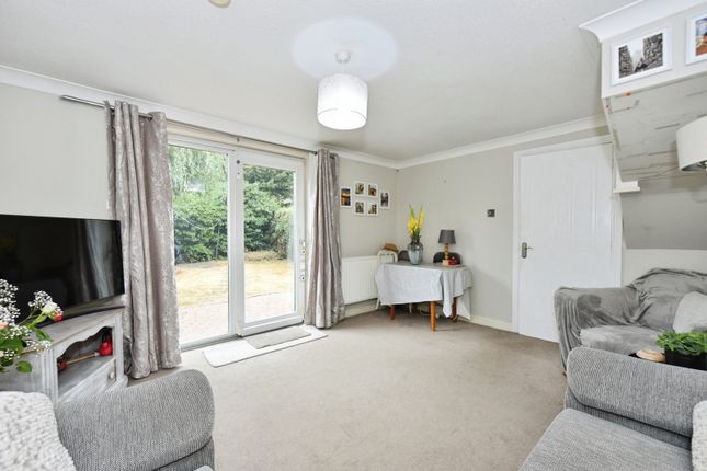 14, Deepwell Court, Sheffield photo 2