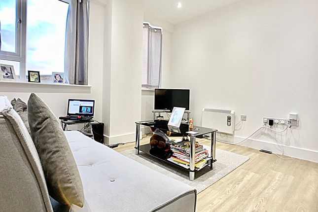 Flat 11, **WALKING DISTANCE TO THE TRAIN STATION**Dane Street, Bedford photo 5