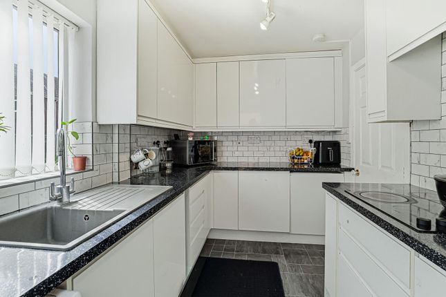 36, Tollgate Drive, Colchester photo 3