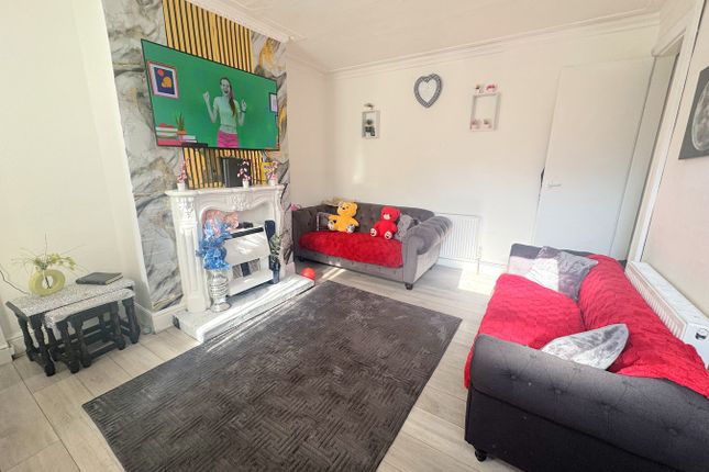2-bed house on 27, Conway Place, Leeds, £120,000