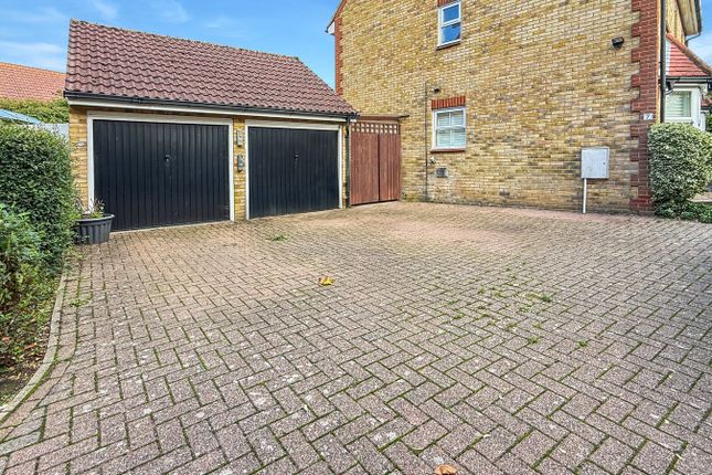 7, Audley Close, Braintree photo 2