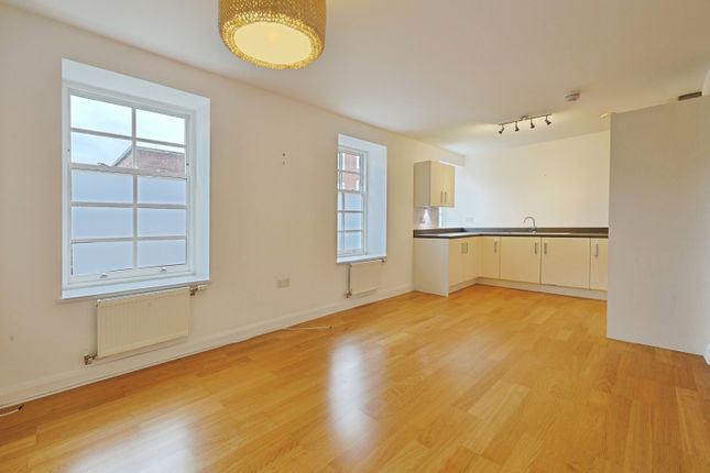 58 ashlar court, 21 Ravensocurt Gardens, london photo 4