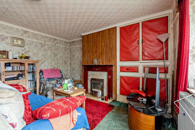 110, Williamthorpe Road, Chesterfield photo 4