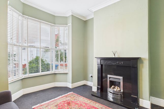 2 Bedroom End-Terraced House To Rent