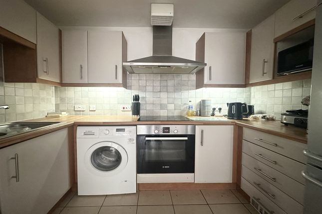 4, Petworth Court, Brooker's Road, Billingshurst photo 4