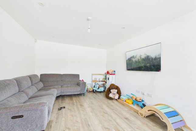 74, Rookfield Road, Horsham photo 2