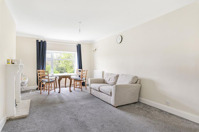 Flat 6, Bickley Court, 12 Southlands Grove, Bromley photo 2