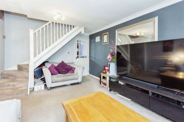 12, Lower Close, Aylesbury photo 3