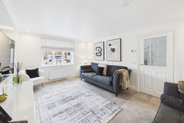 17 Caterpillar Lane, Uddingston photo 3