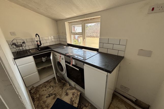8, Institute Road, Chatham photo 5