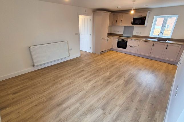 12, Lamiel Lane, Leicester photo 2